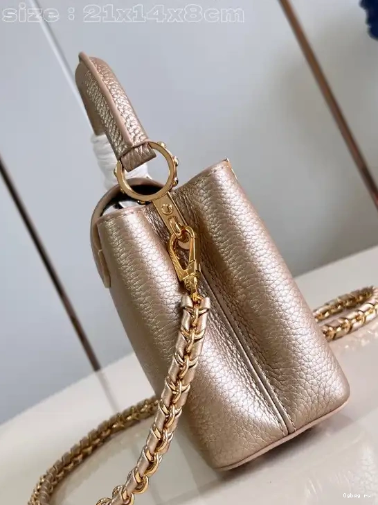 LOUIS MINI-21*14*8CM VUITTON CAPUCINES 0409